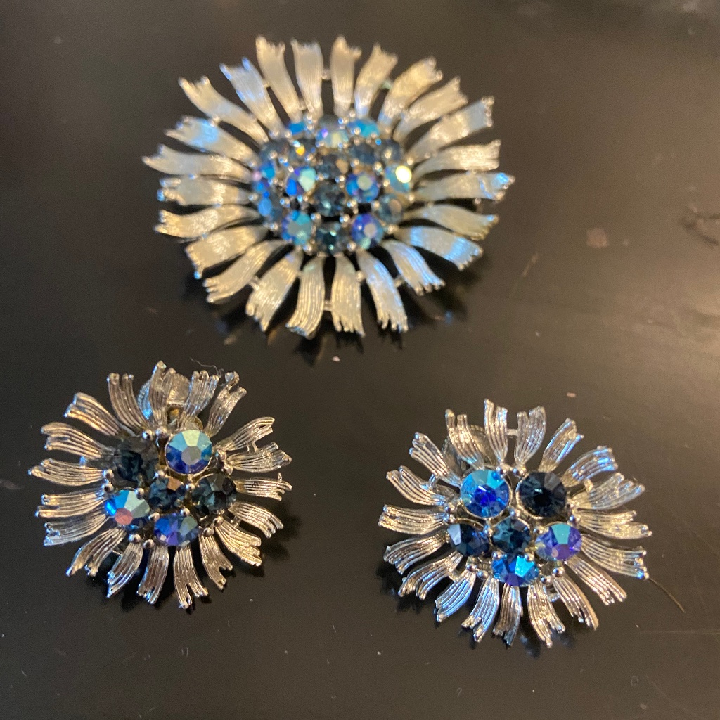 Lisner Brooch And Clip On Earrings